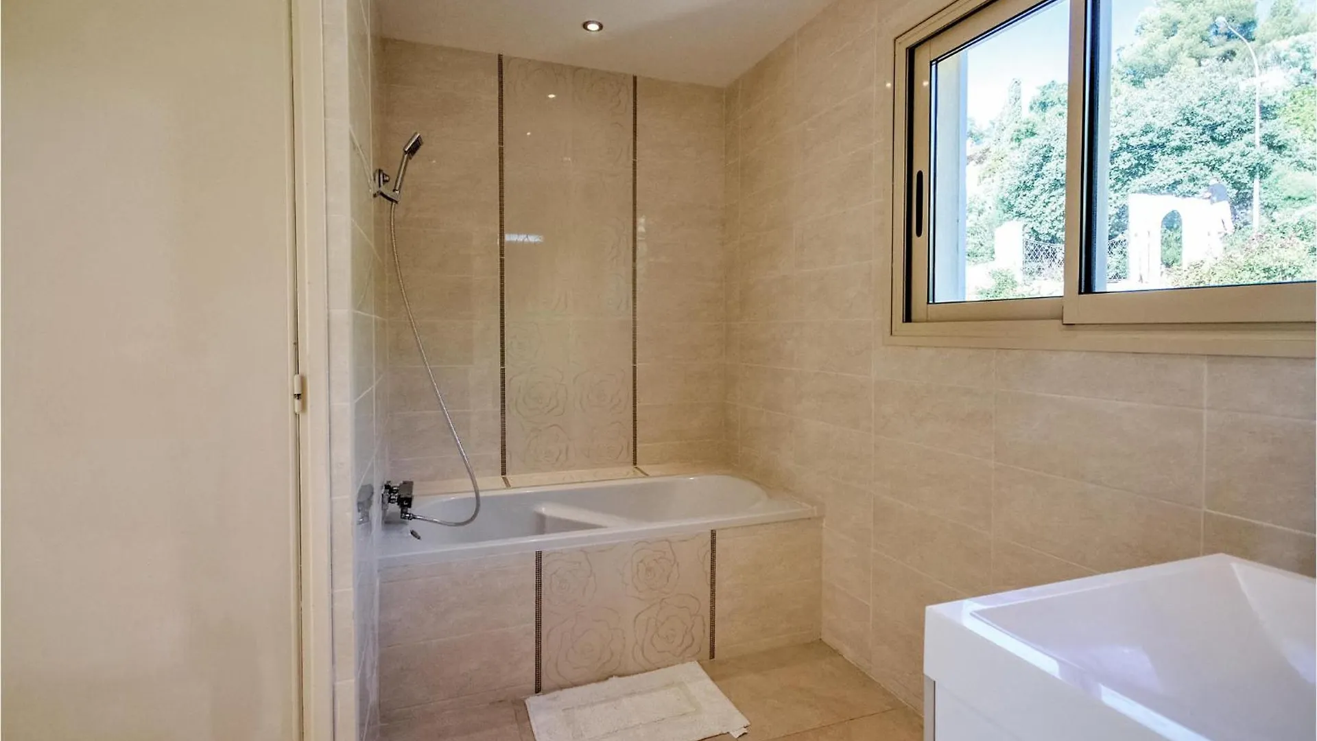 Beautiful Home In Les Issambres Holiday home